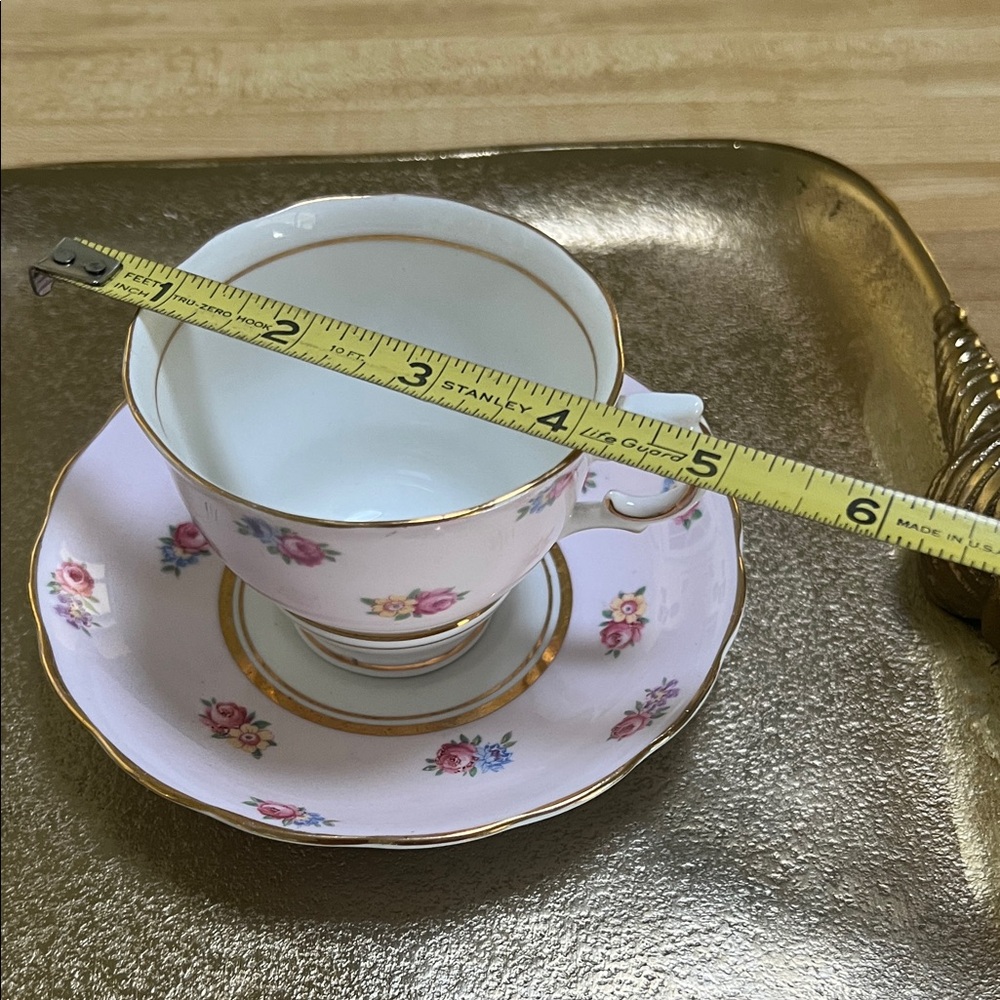 #1368*vintage Royal England Teacup and Saucer Set with Gold Trim - Picture 7 of 8